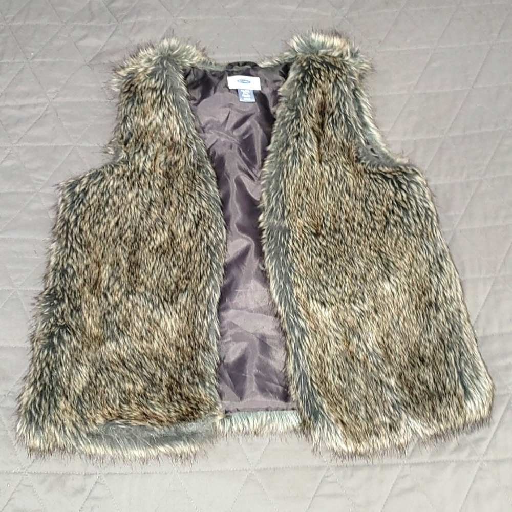 Faux Fur vest 😍